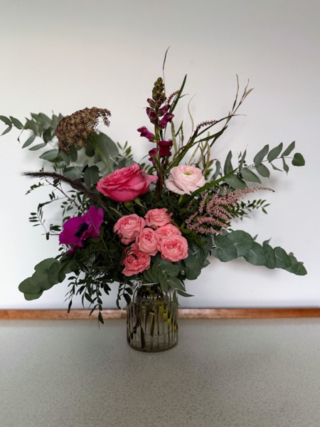 The Little Love bouquet - relaxed garden-inspired Valentine's bouquet with soft pink roses and eucalyptus - image 9