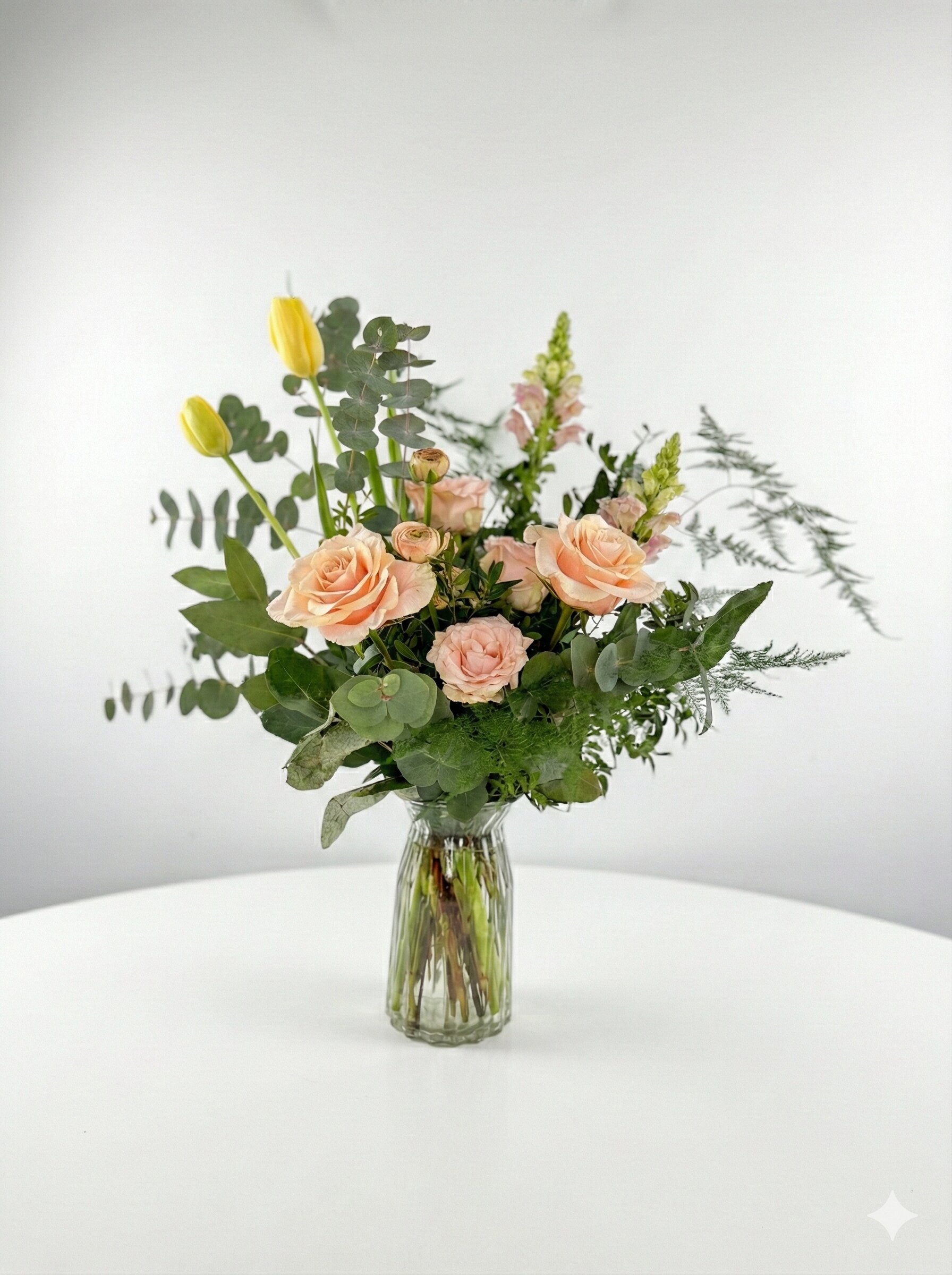 Velvet Apricot bouquet - warm luxe blend of champagne, peach and soft apricot tones